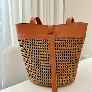 印尼手工窄版藤編牛皮扭結肩背包-橘咖色