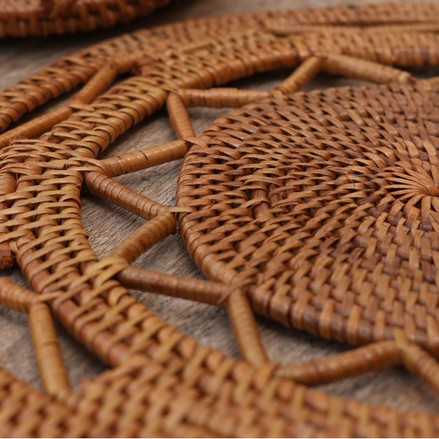 印尼手工藤編ATA圓形簍空餐墊