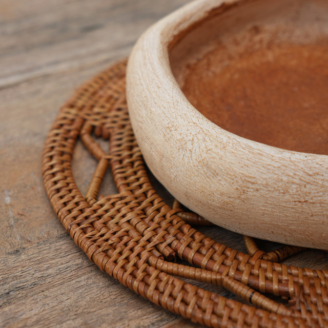 印尼手工藤編ATA圓形簍空餐墊