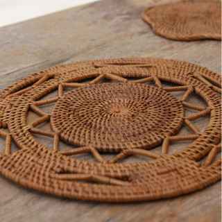 印尼手工藤編ATA圓形簍空餐墊